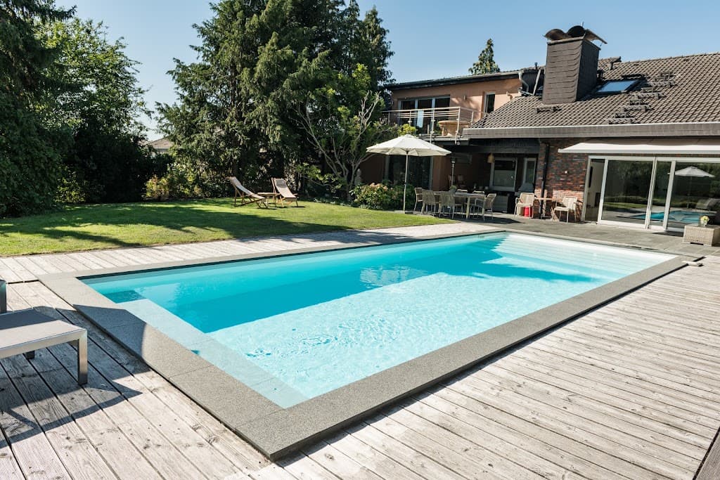 Bohnwagner GmbH - DIE POOL & BADGESTALTER